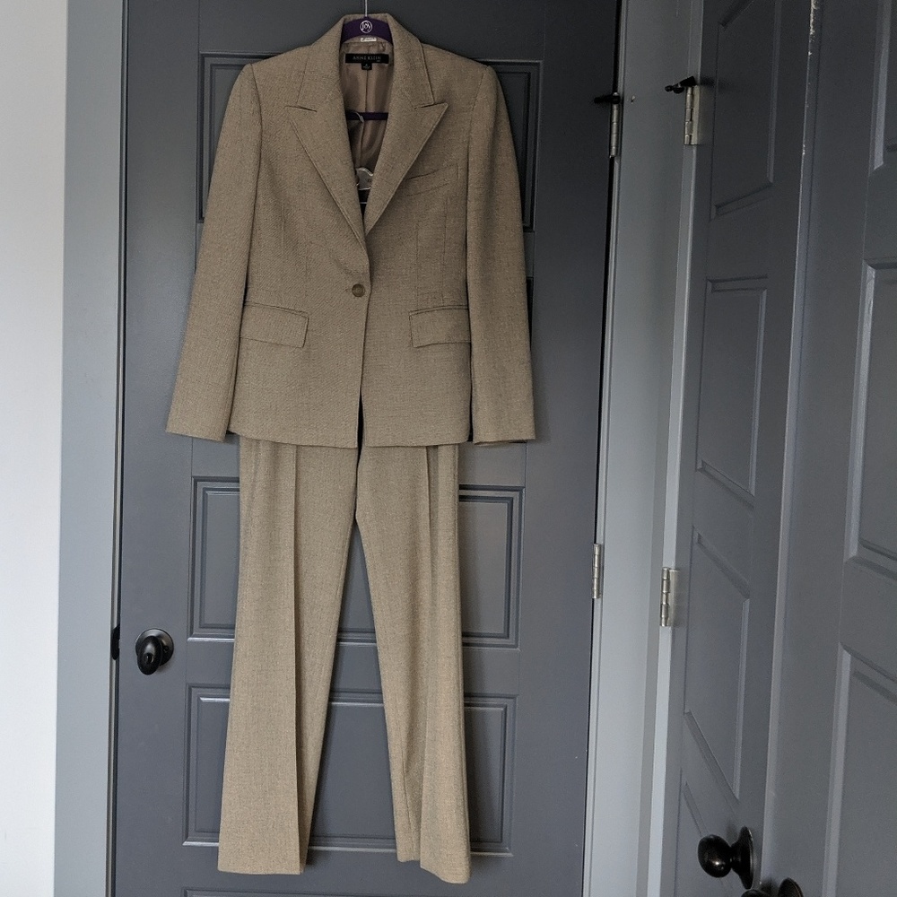 Gorgeous Anne Klein Jacket/Pant suit size 4